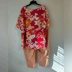 Women’s plus‎ size outfit.